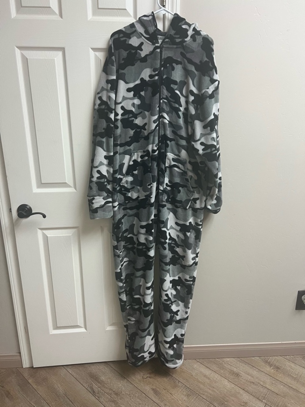 Sleepwear Men’s adult black/grey camo zipper fleece onesie